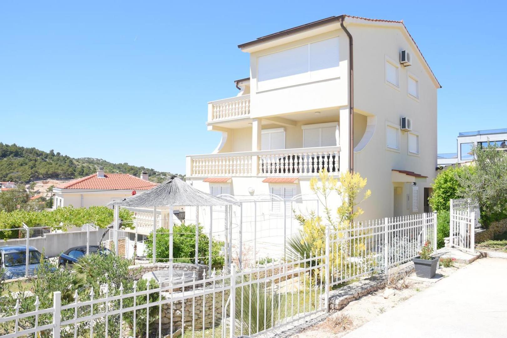 Villa Luger Eg Ražanj 外观 照片